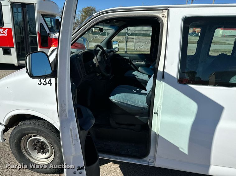 image for item DU9590 1999 Chevrolet Express 3500 van