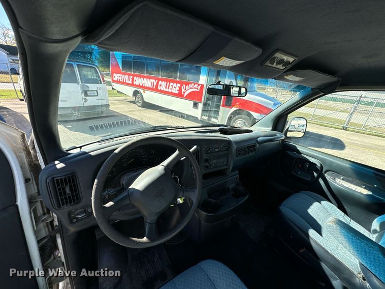 image for item DU9590 1999 Chevrolet Express 3500 van