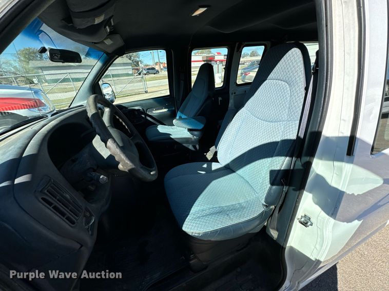 image for item DU9590 1999 Chevrolet Express 3500 van
