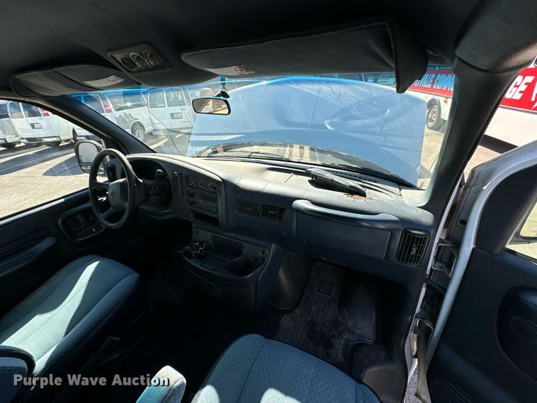 image for item DU9590 1999 Chevrolet Express 3500 van
