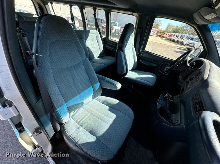 image for item DU9590 1999 Chevrolet Express 3500 van