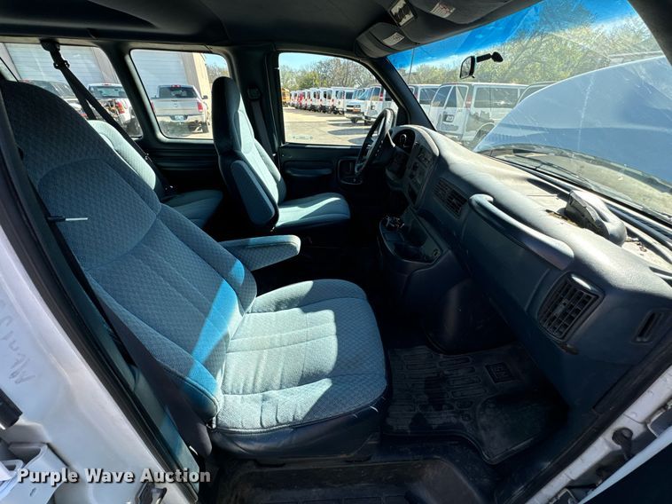 image for item DU9590 1999 Chevrolet Express 3500 van