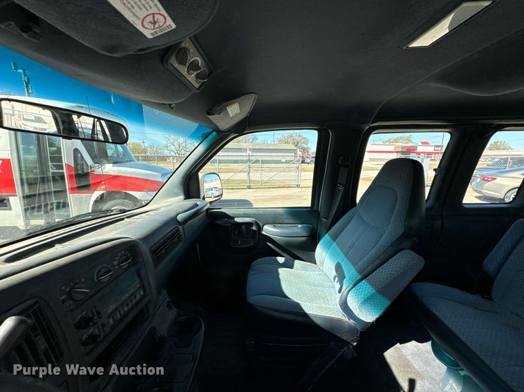 image for item DU9591 1999 Chevrolet Express 3500 van