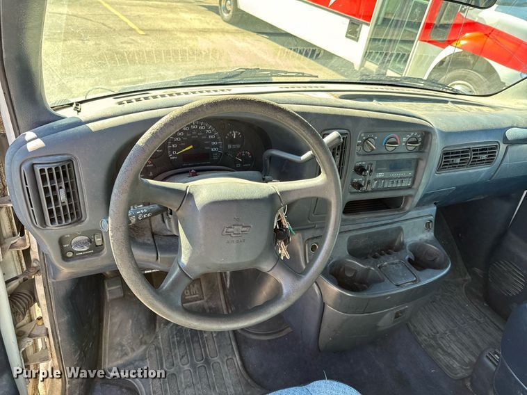 image for item DU9591 1999 Chevrolet Express 3500 van