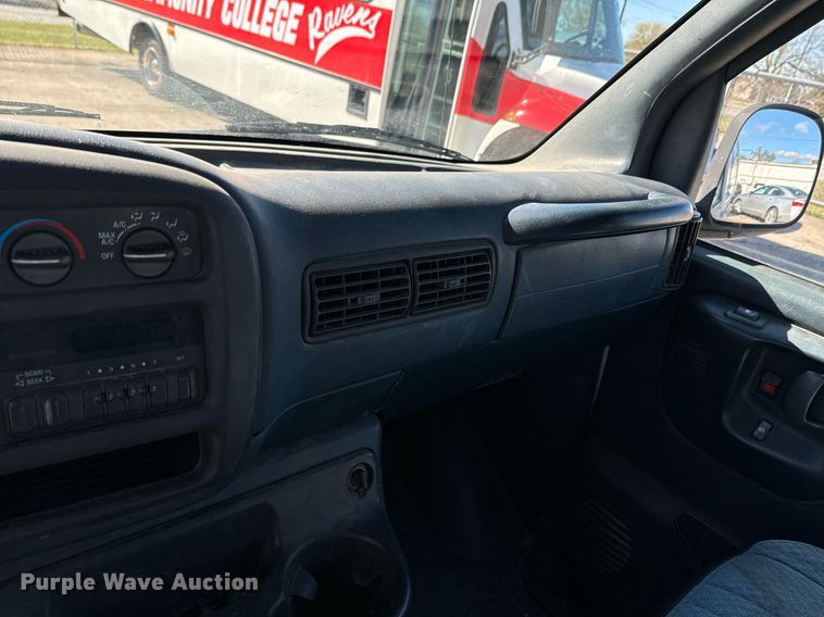 image for item DU9591 1999 Chevrolet Express 3500 van