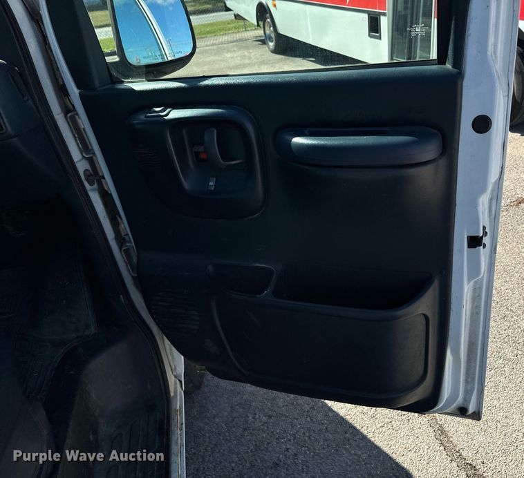 image for item DU9591 1999 Chevrolet Express 3500 van
