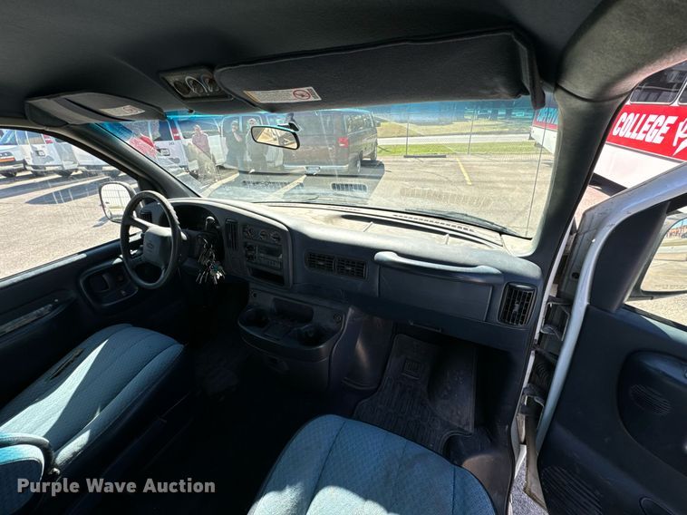image for item DU9591 1999 Chevrolet Express 3500 van