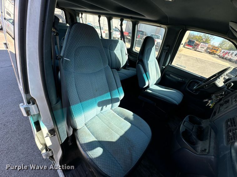 image for item DU9591 1999 Chevrolet Express 3500 van