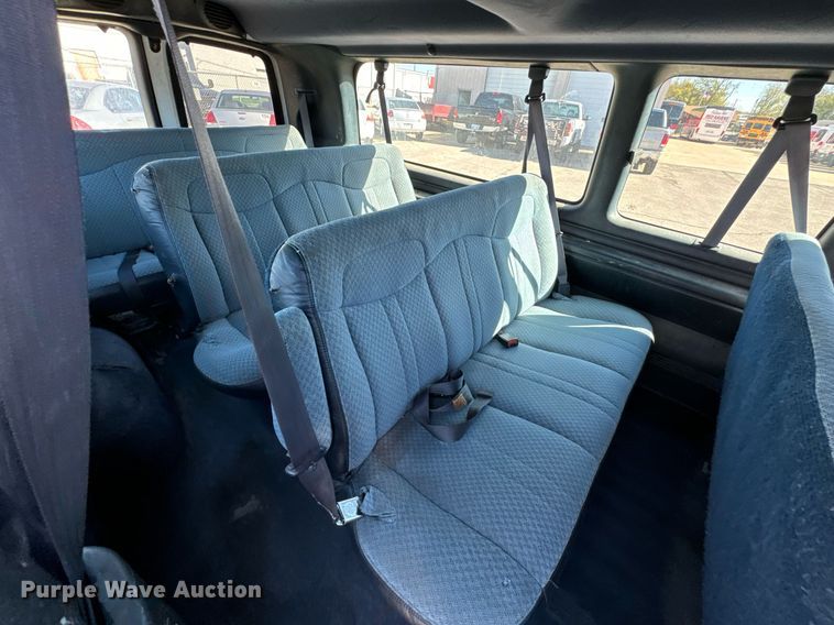 image for item DU9591 1999 Chevrolet Express 3500 van
