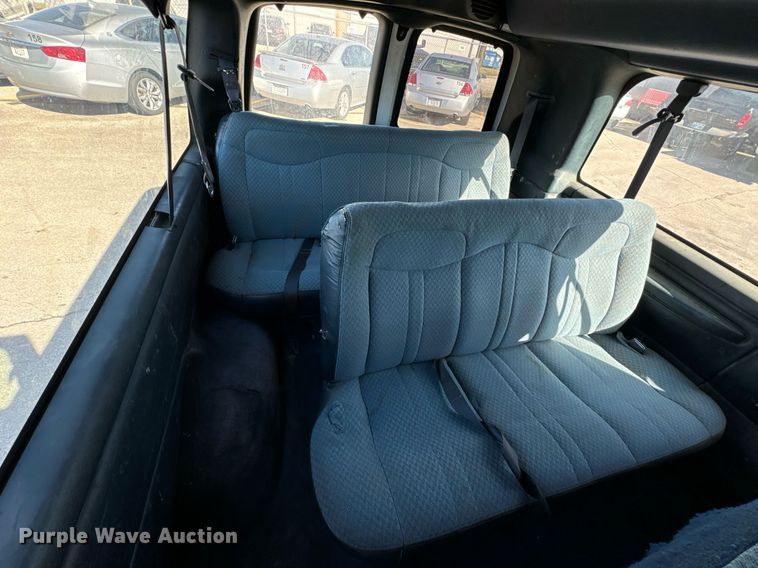 image for item DU9591 1999 Chevrolet Express 3500 van