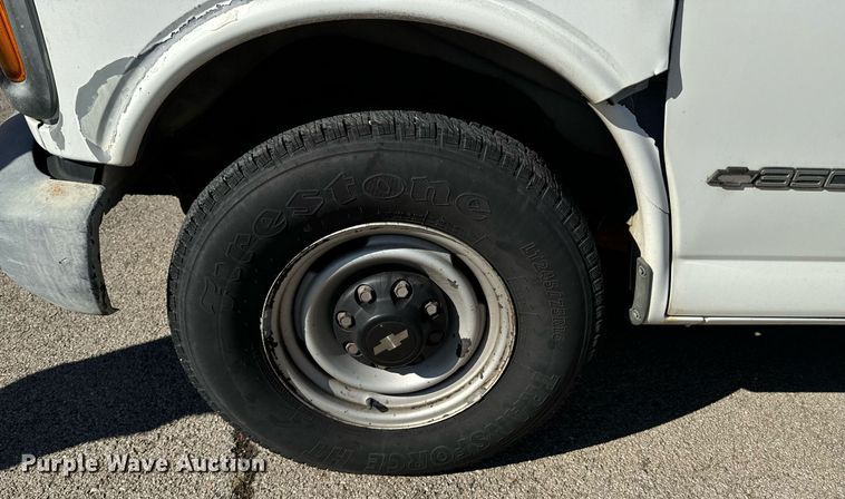image for item DU9591 1999 Chevrolet Express 3500 van