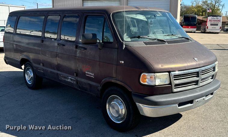 image for item DU9592 1995 Dodge Ram Wagon B3500 van