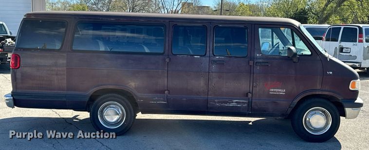 image for item DU9592 1995 Dodge Ram Wagon B3500 van