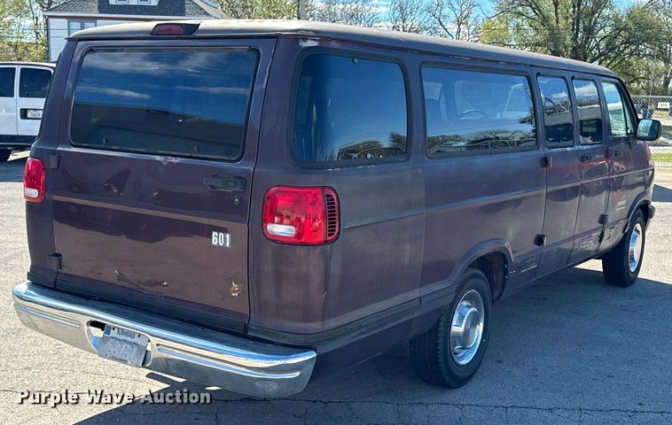 image for item DU9592 1995 Dodge Ram Wagon B3500 van