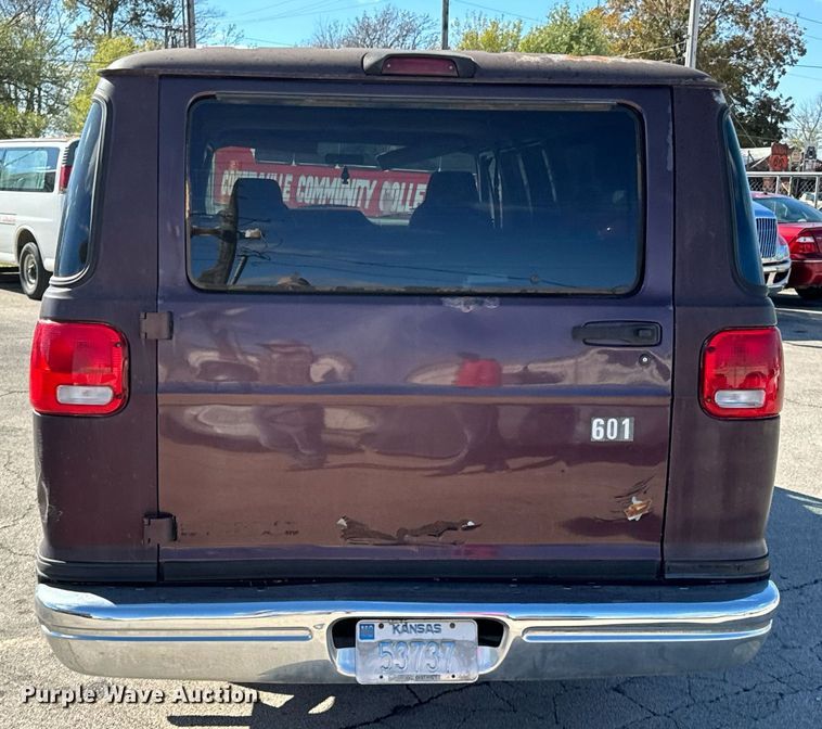 image for item DU9592 1995 Dodge Ram Wagon B3500 van