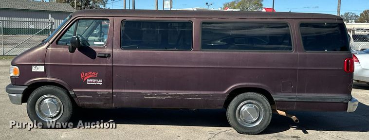image for item DU9592 1995 Dodge Ram Wagon B3500 van