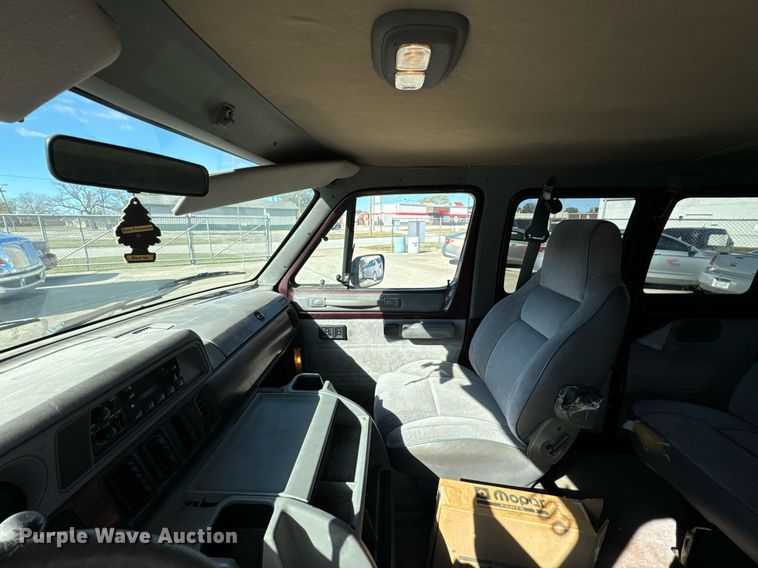 image for item DU9592 1995 Dodge Ram Wagon B3500 van