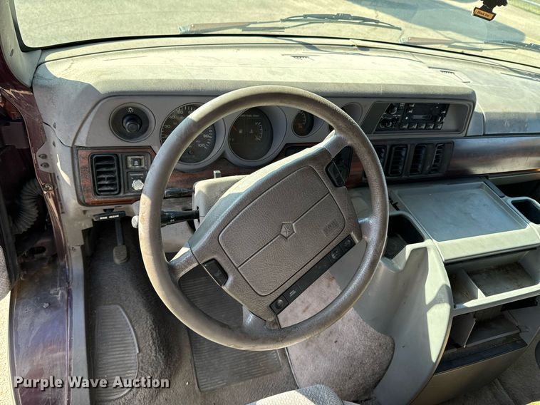 image for item DU9592 1995 Dodge Ram Wagon B3500 van