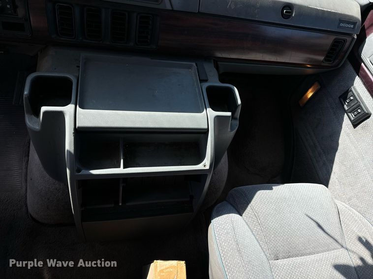 image for item DU9592 1995 Dodge Ram Wagon B3500 van