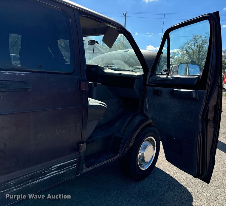 image for item DU9592 1995 Dodge Ram Wagon B3500 van