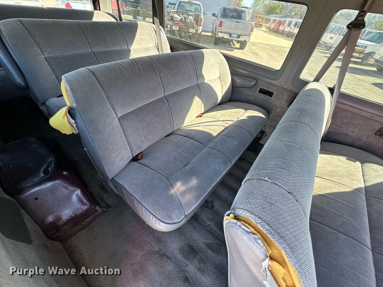 image for item DU9592 1995 Dodge Ram Wagon B3500 van