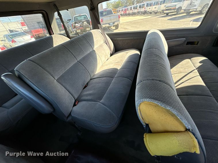 image for item DU9592 1995 Dodge Ram Wagon B3500 van