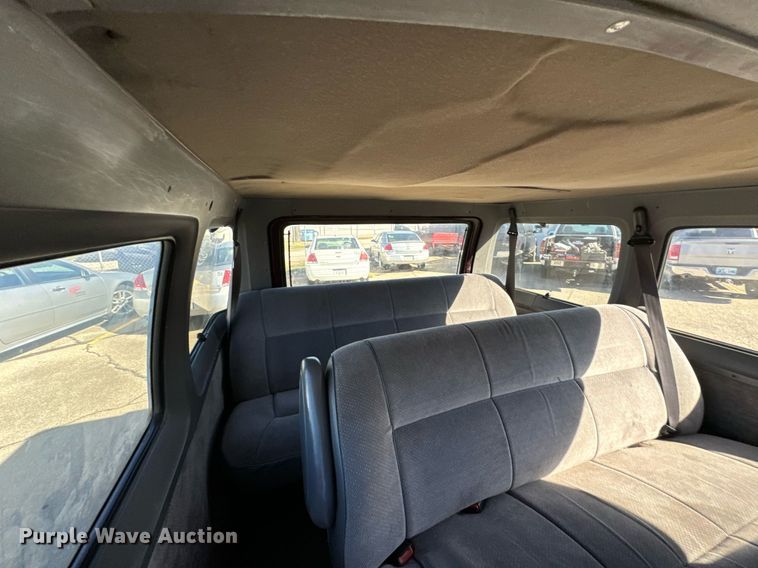 image for item DU9592 1995 Dodge Ram Wagon B3500 van