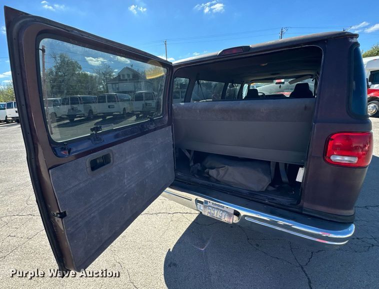 image for item DU9592 1995 Dodge Ram Wagon B3500 van
