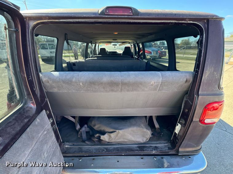image for item DU9592 1995 Dodge Ram Wagon B3500 van