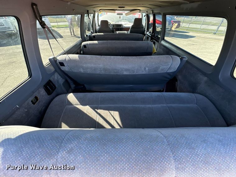 image for item DU9592 1995 Dodge Ram Wagon B3500 van
