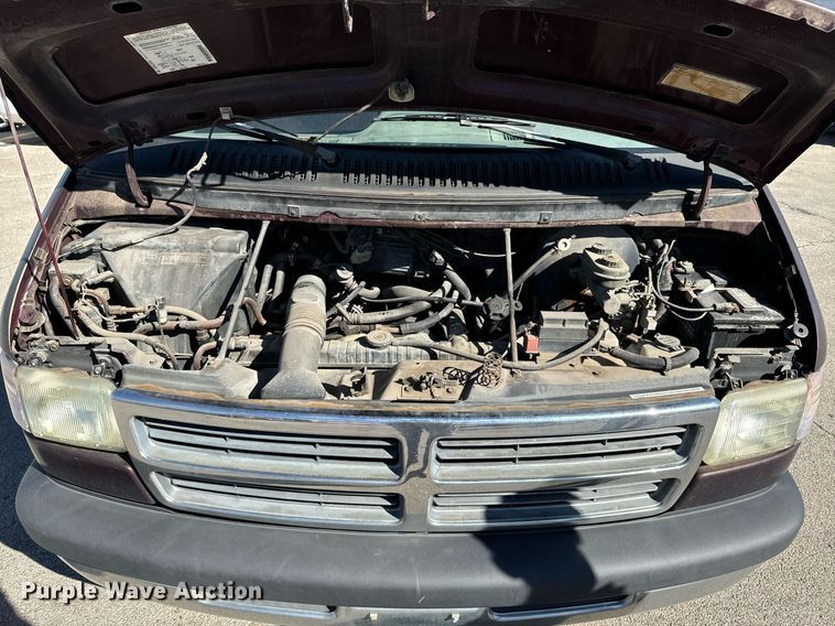 image for item DU9592 1995 Dodge Ram Wagon B3500 van