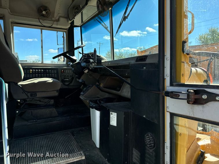 image for item DU9593 2004 Thomas school bus