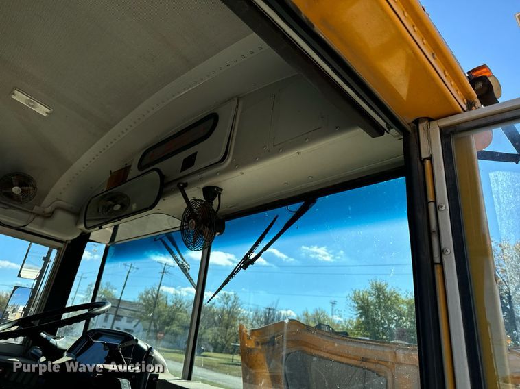 image for item DU9593 2004 Thomas school bus