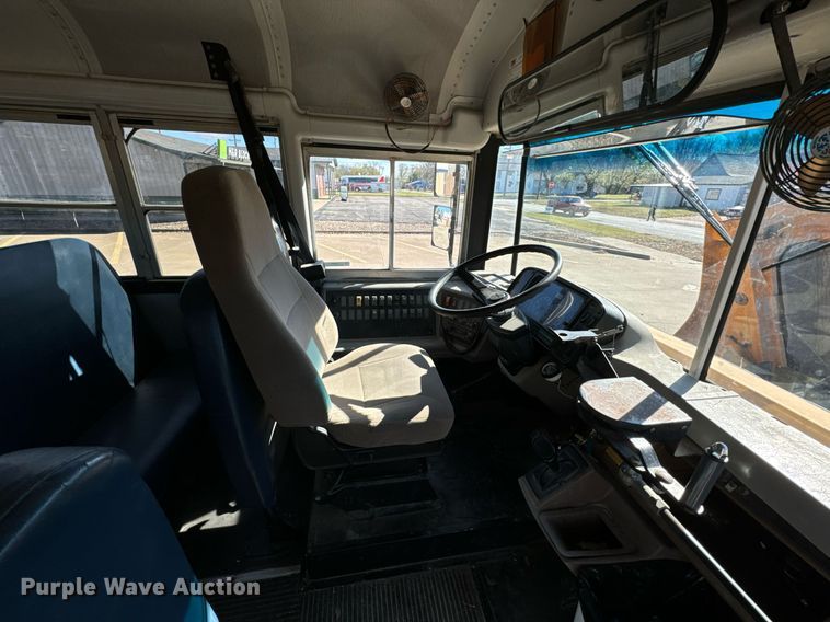 image for item DU9593 2004 Thomas school bus