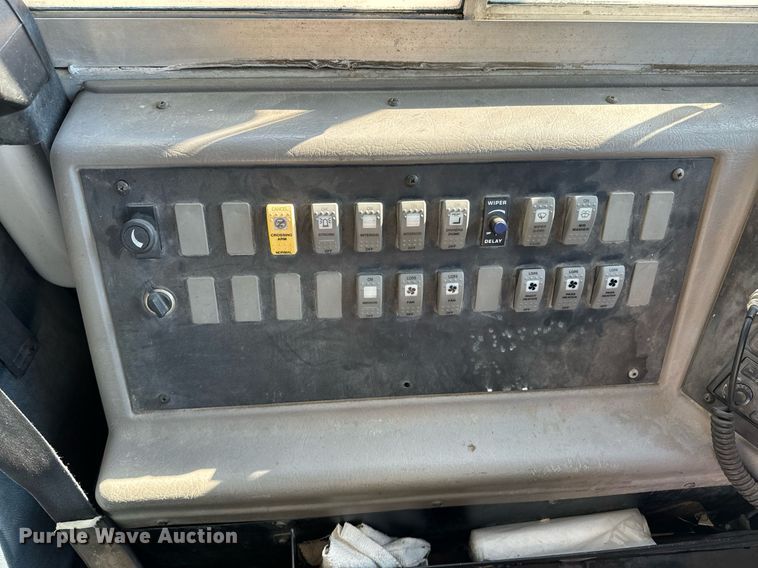 image for item DU9593 2004 Thomas school bus