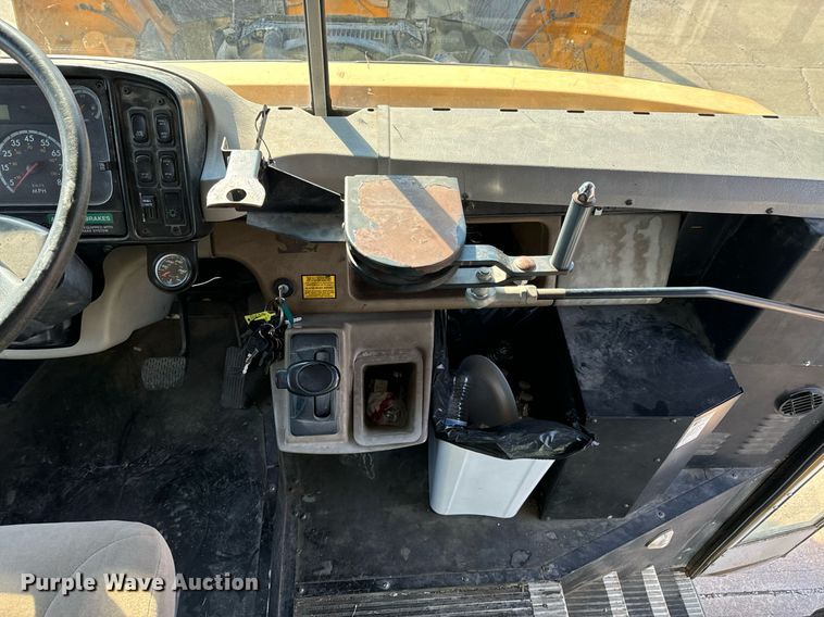 image for item DU9593 2004 Thomas school bus