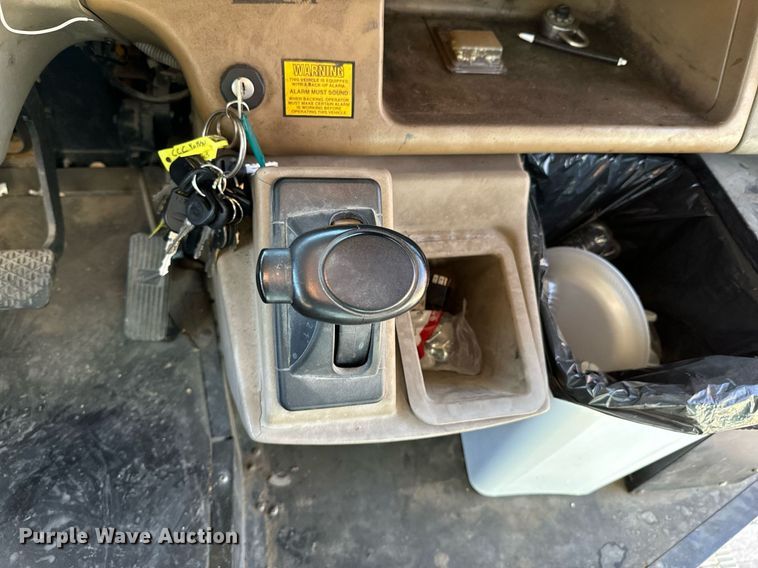 image for item DU9593 2004 Thomas school bus