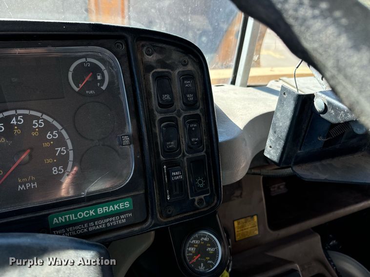 image for item DU9593 2004 Thomas school bus