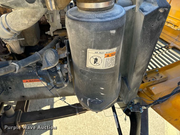 image for item DU9593 2004 Thomas school bus