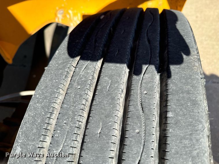 image for item DU9593 2004 Thomas school bus