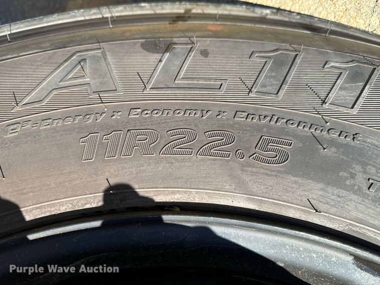 image for item DU9593 2004 Thomas school bus