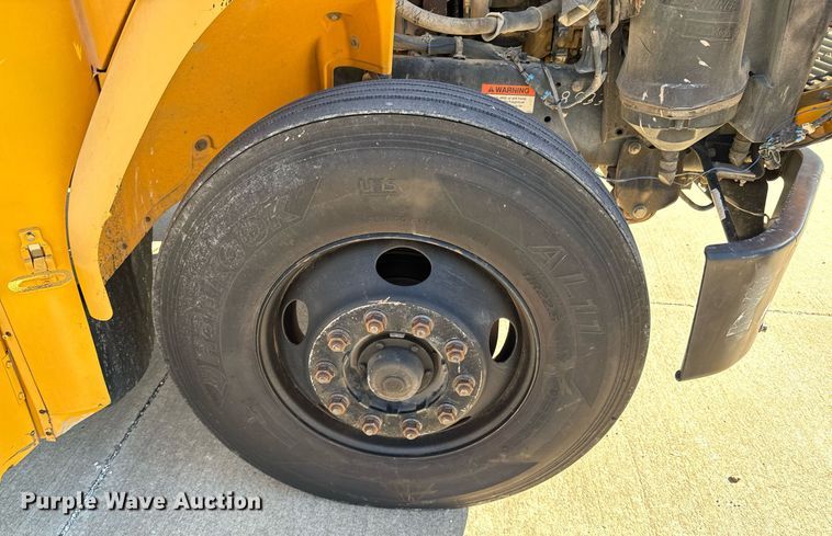 image for item DU9593 2004 Thomas school bus