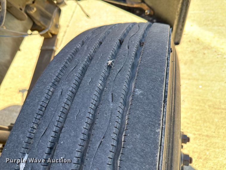 image for item DU9593 2004 Thomas school bus