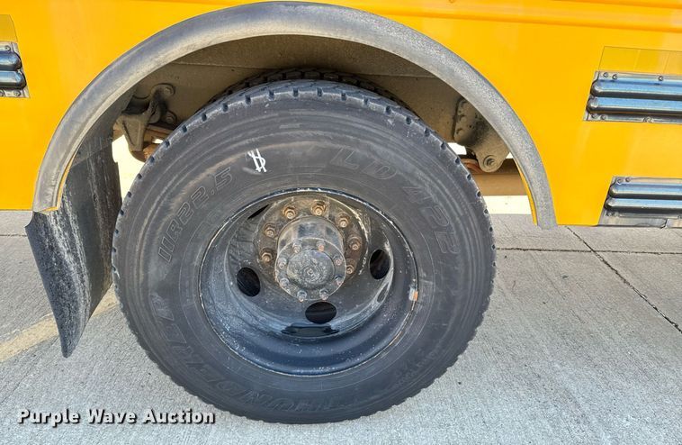 image for item DU9593 2004 Thomas school bus