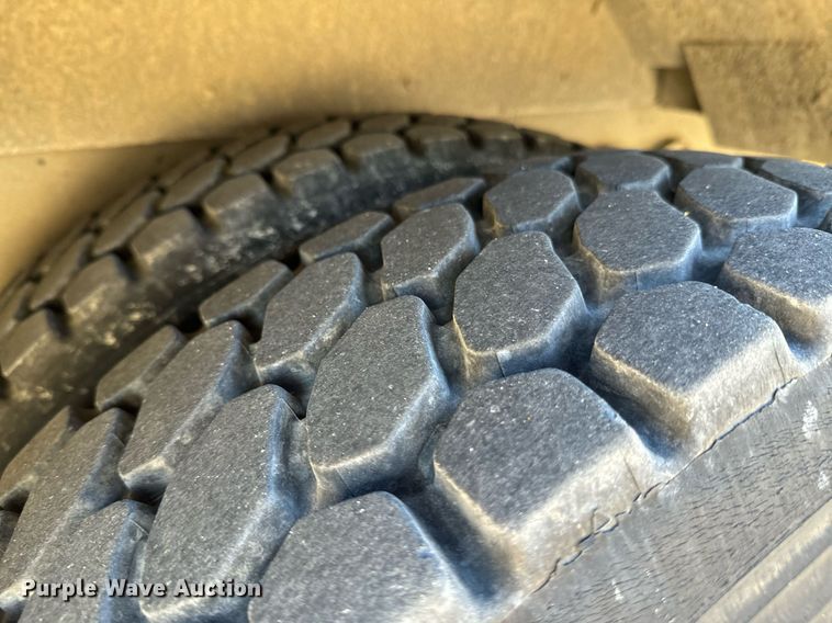 image for item DU9593 2004 Thomas school bus