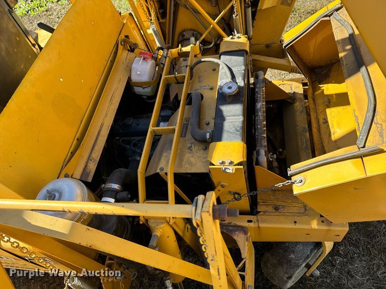 image for item DU9594 Hustler 4600 ZTR lawn mower