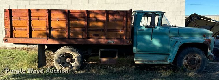 image for item DU9595 1960 Chevrolet C60 dump flatbed truck