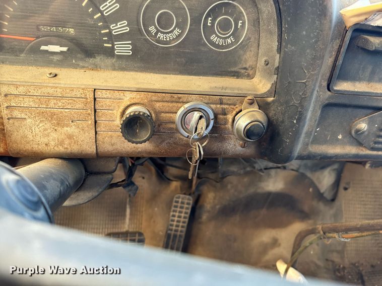 image for item DU9595 1960 Chevrolet C60 dump flatbed truck