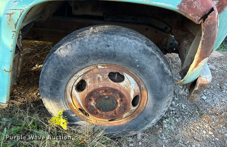 image for item DU9595 1960 Chevrolet C60 dump flatbed truck