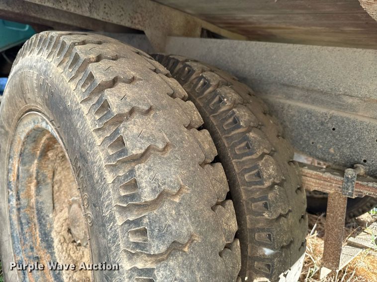 image for item DU9595 1960 Chevrolet C60 dump flatbed truck